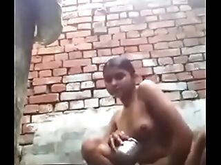 desi nymph bathing and rubbing her pussy in front cammera